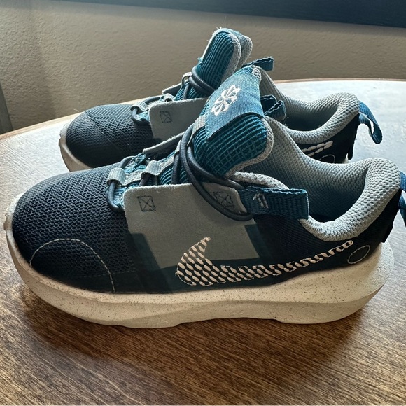 Other - Nike shoes 10c
